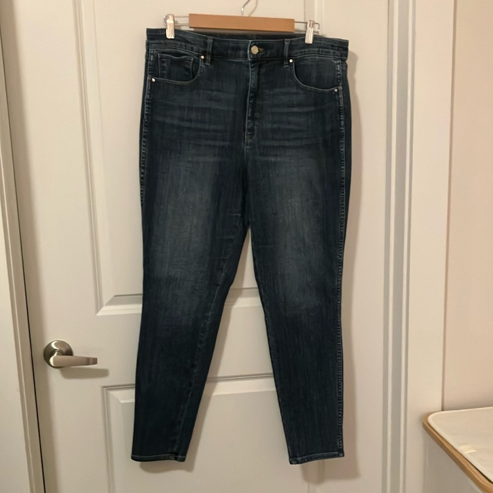 White House black market everyday soft skinny jeans